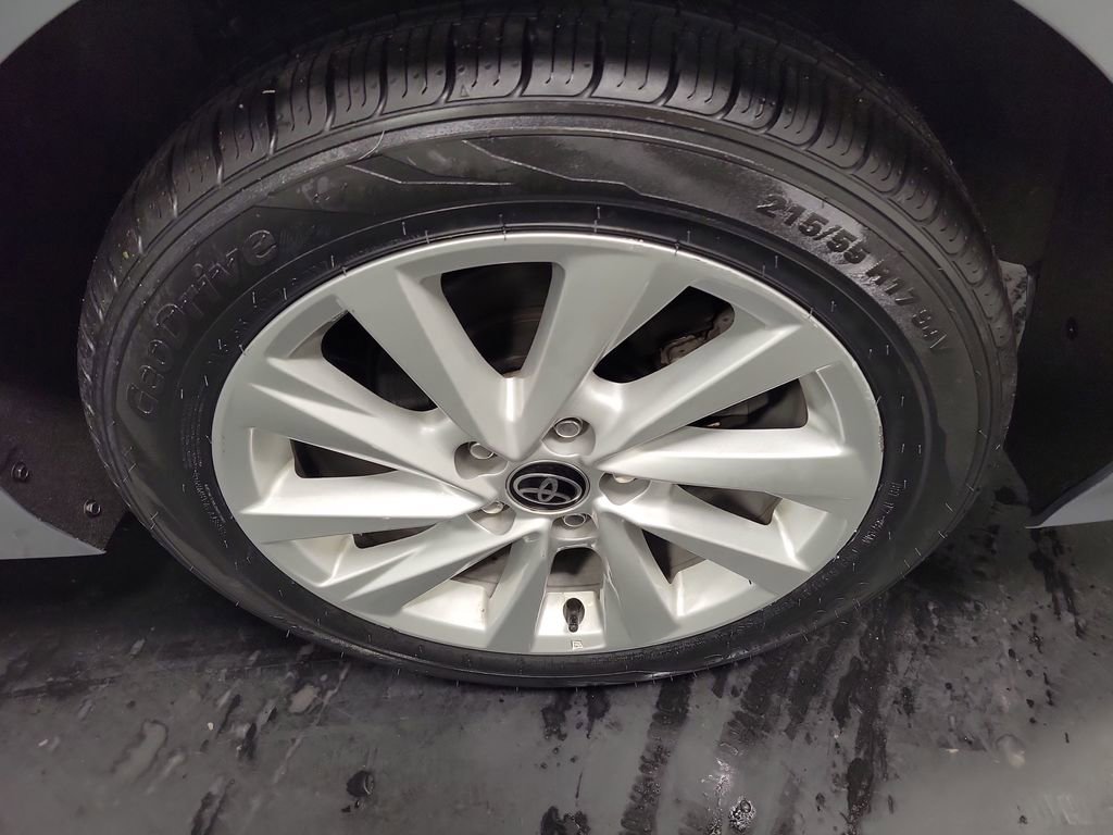 Used 2023 Toyota Camry LE image 10