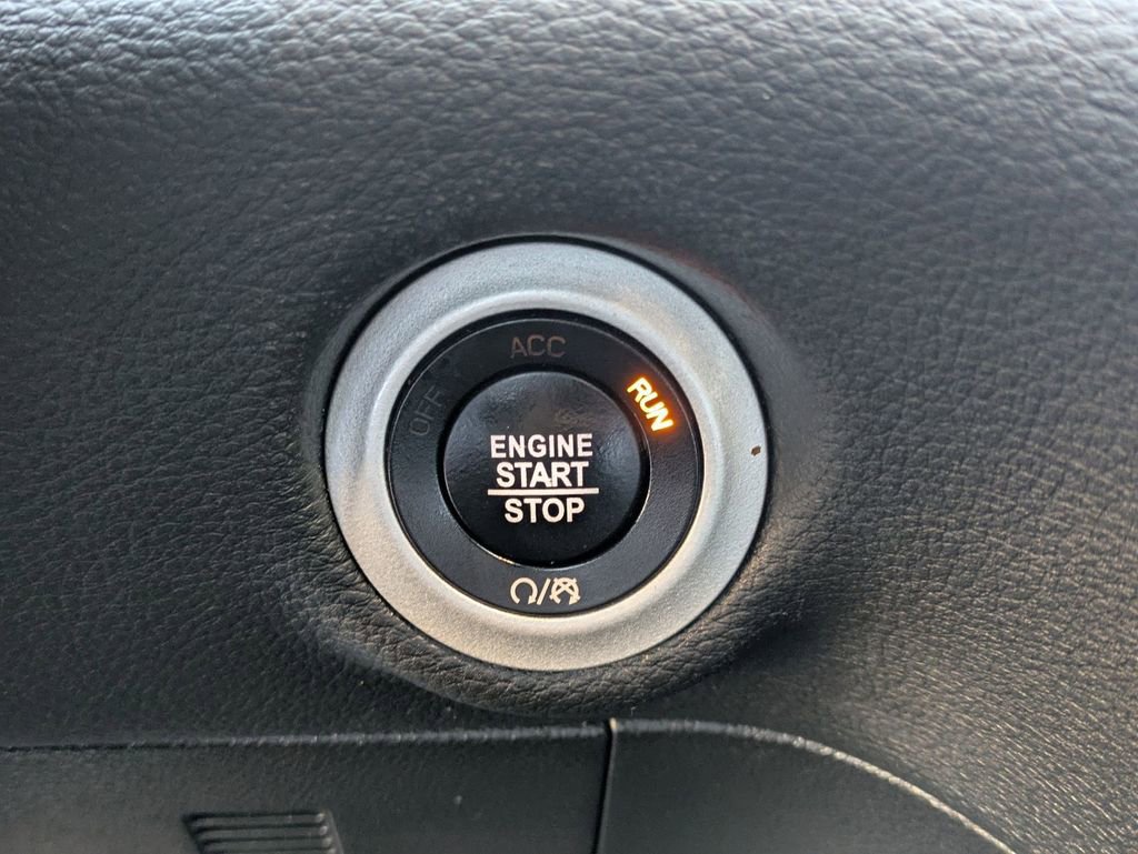 Used 2020 Chrysler Pacifica Limited w/ Advanced Safetytec Group image 20