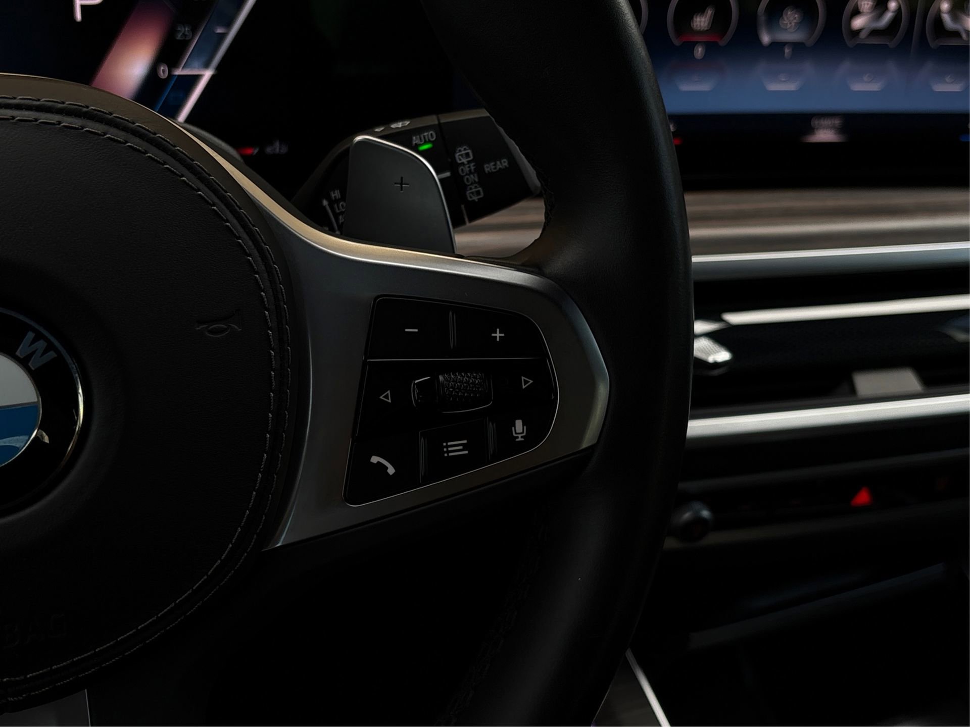 Used 2023 BMW X7 xDrive40i w/ M Sport Package image 29