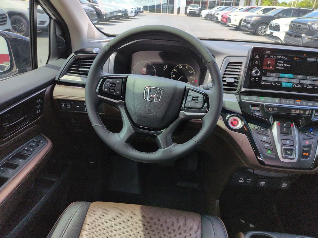 Used 2025 Honda Odyssey Elite image 13
