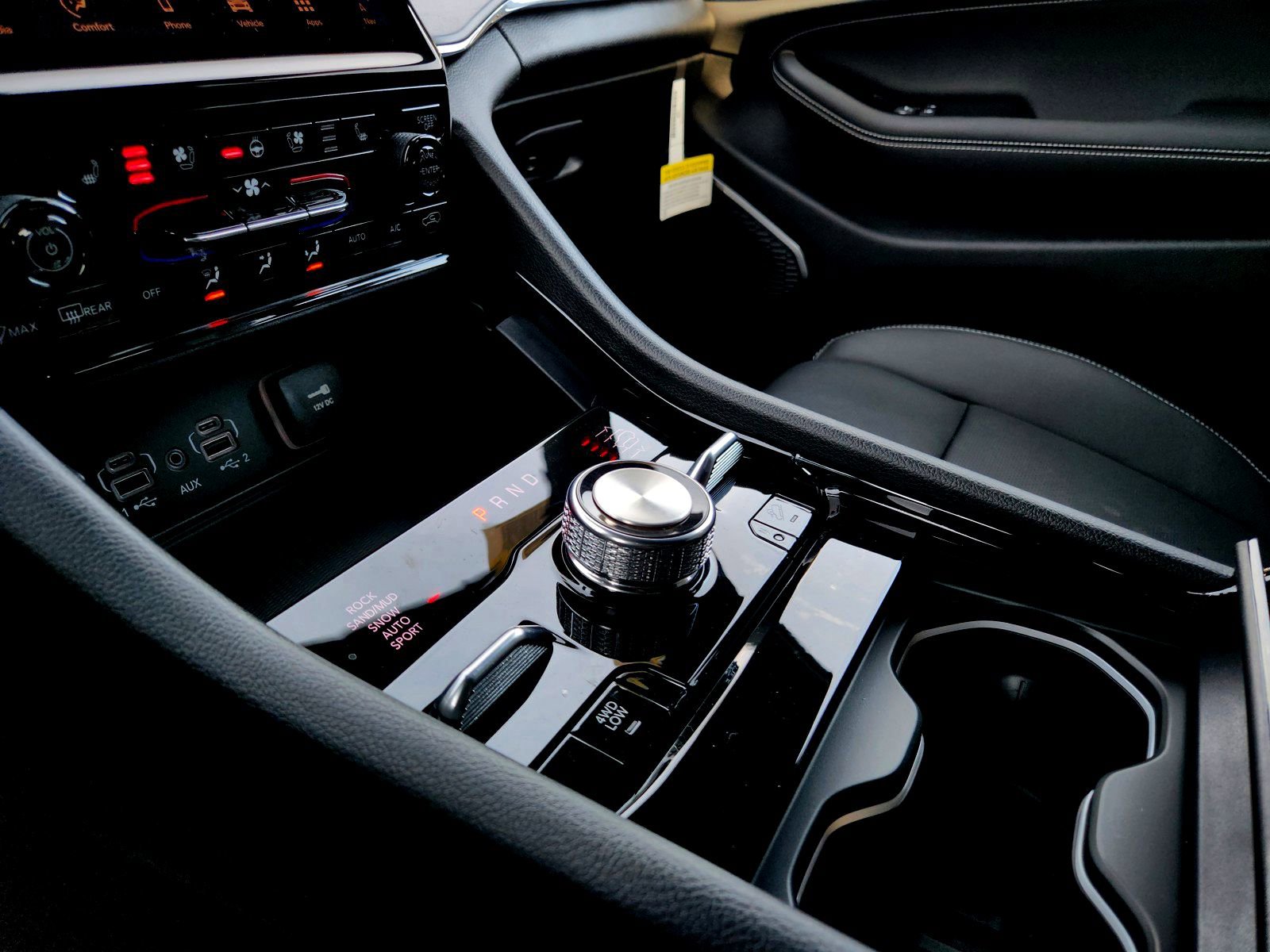 New 2025 Jeep Grand Cherokee L Overland w/ Luxury Tech Group IV image 30