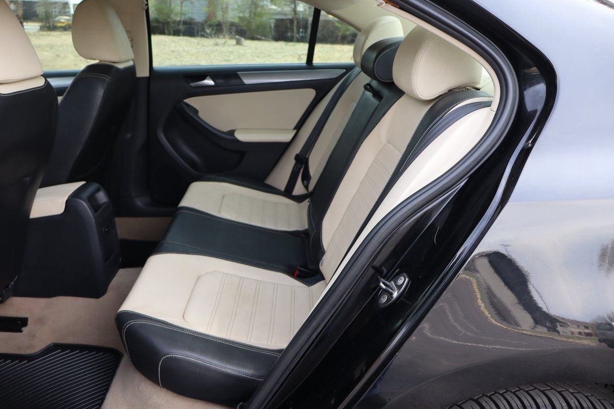 Used 2012 Volkswagen Jetta SEL FWD image 20