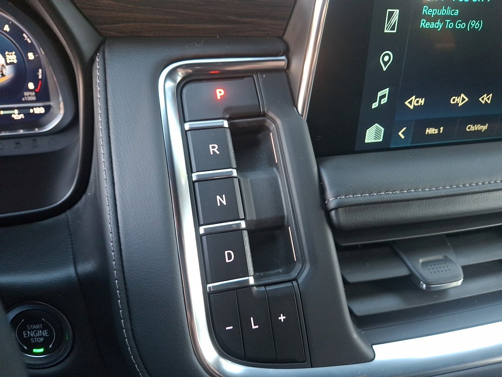 Used 2023 Chevrolet Tahoe Z71 w/ Luxury Package image 16