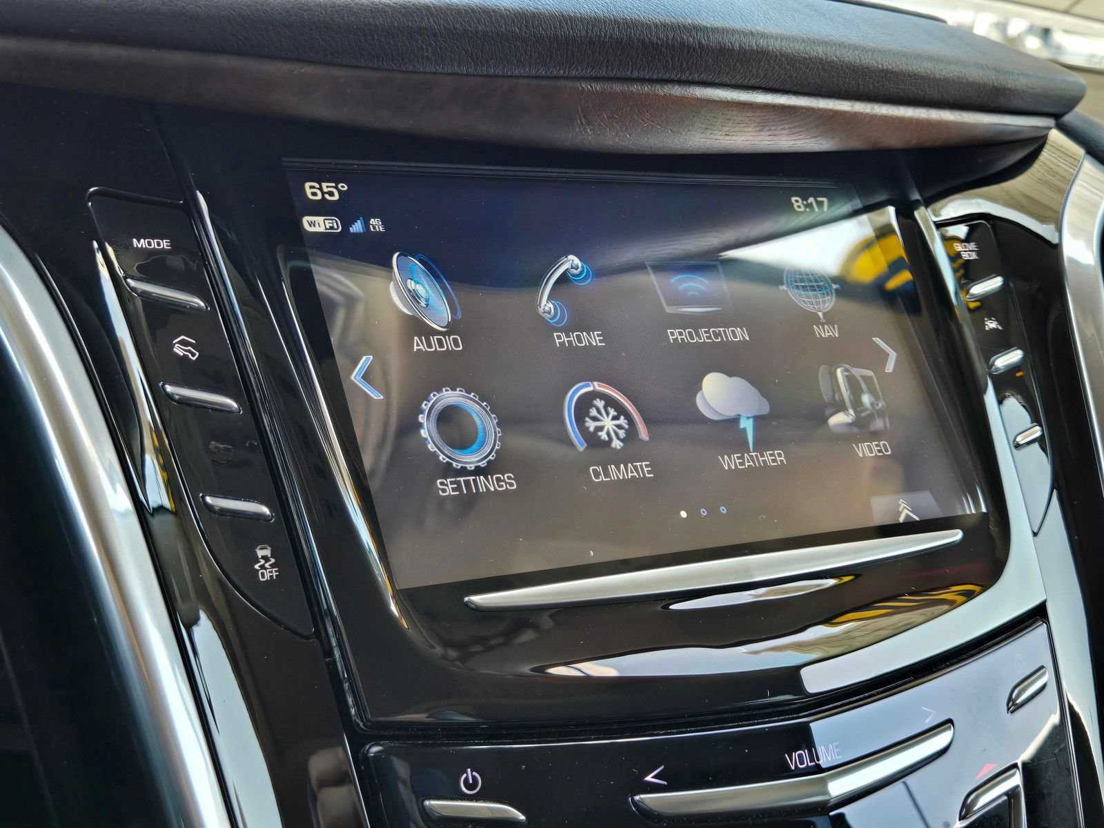 Used 2020 Cadillac Escalade Luxury w/ Escalade Sport Edition RWD image 20