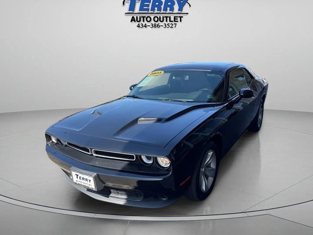 Used 2023 Dodge Challenger SXT image 6