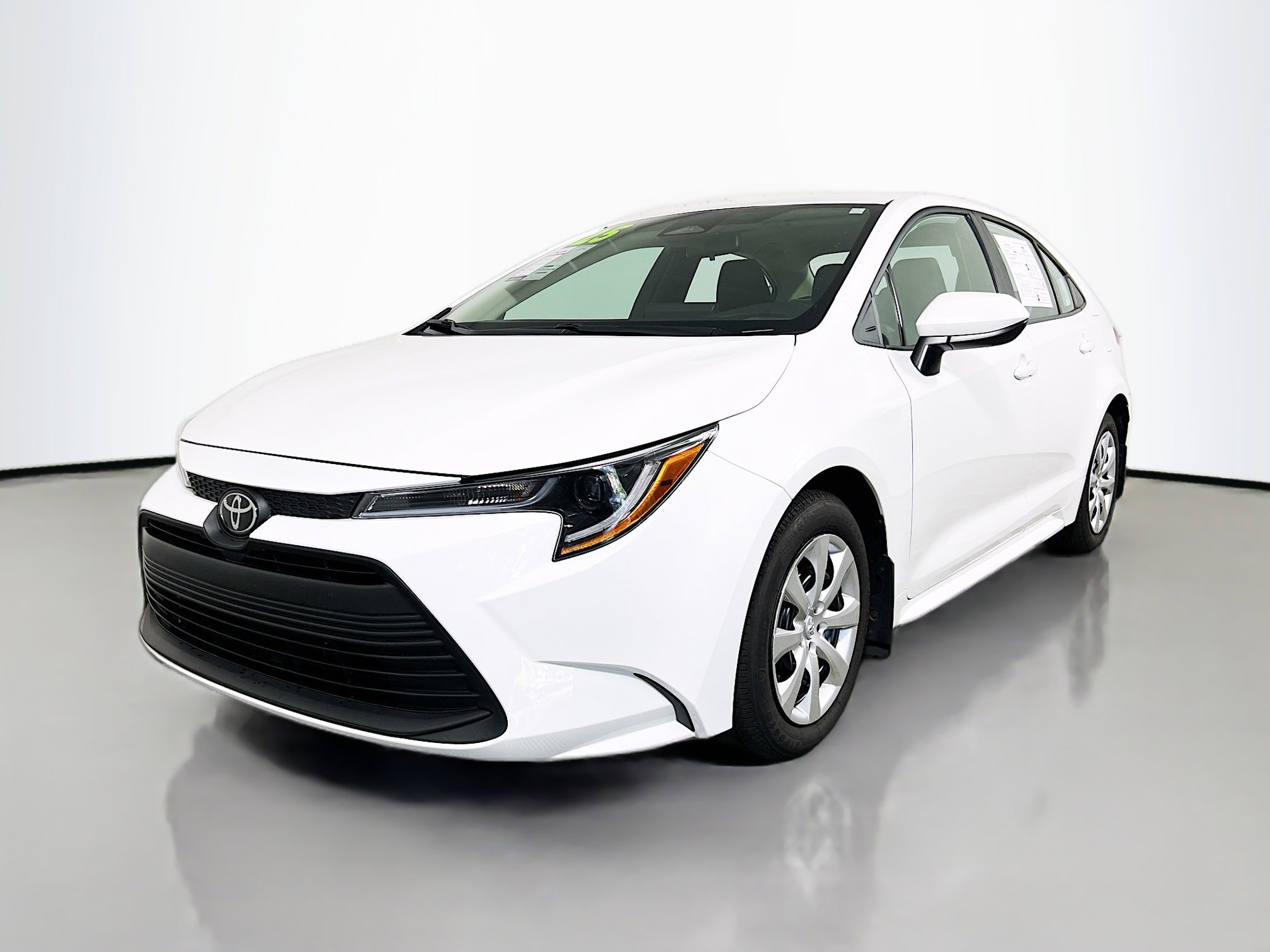 Used 2025 Toyota Corolla LE FWD image 10