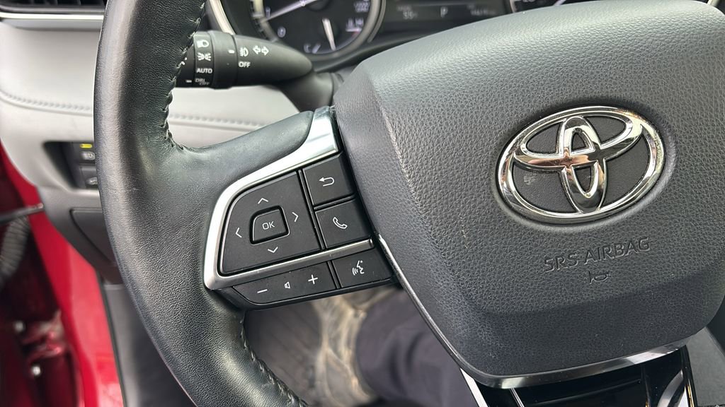 Used 2020 Toyota Highlander Limited image 17