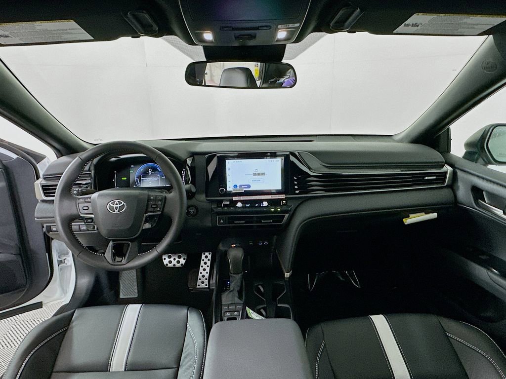 Used 2026 Toyota Camry SE image 3