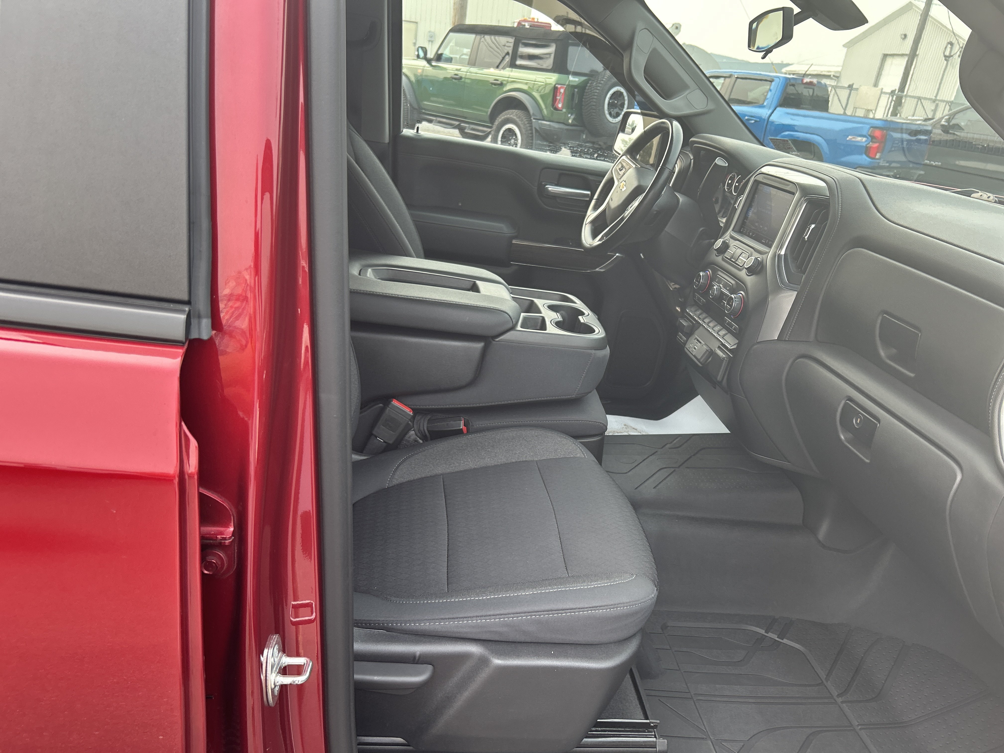 Used 2019 Chevrolet Silverado 1500 LT w/ All-Star Edition AWD/4WD image 8