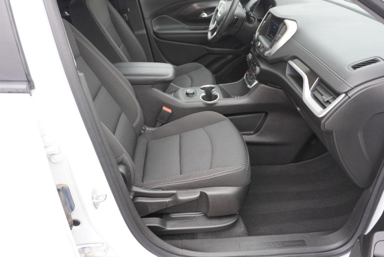 Used 2022 GMC Terrain SLE image 18