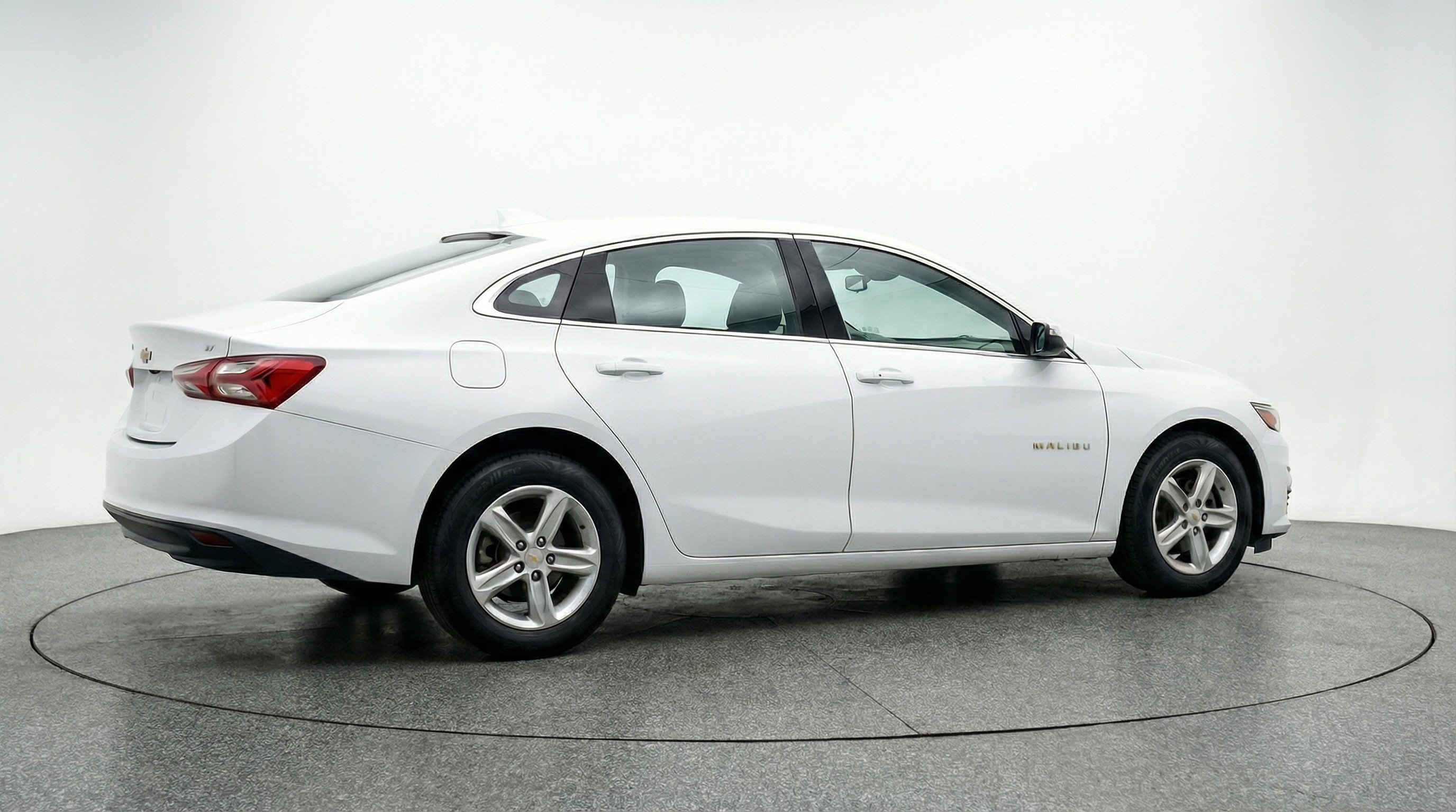 Used 2024 Chevrolet Malibu LT image 9