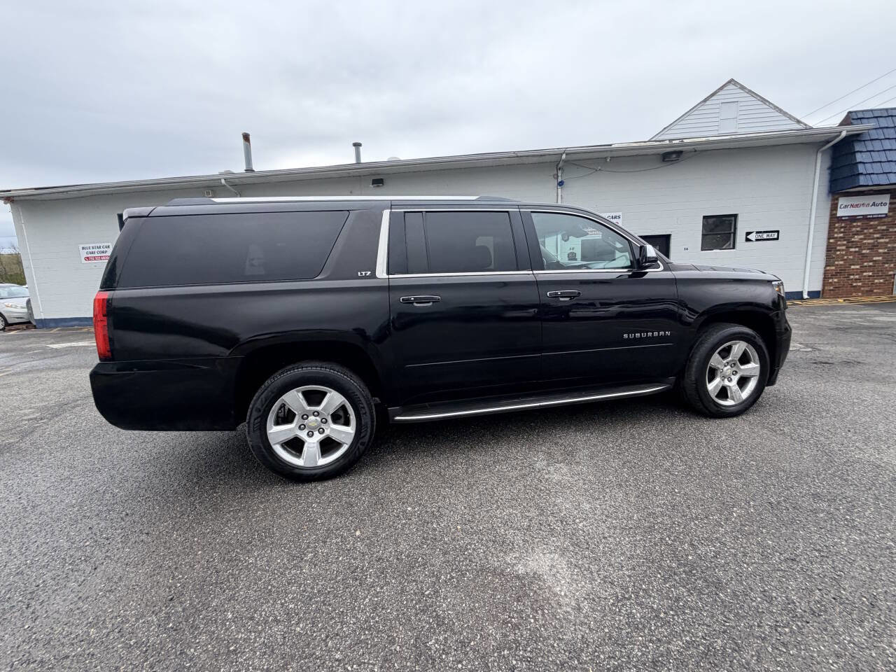 Used 2015 Chevrolet Suburban LTZ AWD/4WD image 8