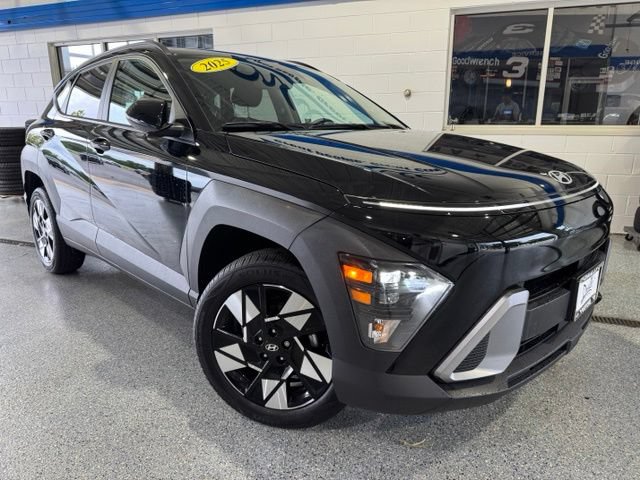 Used 2025 Hyundai Kona SEL AWD/4WD image 2