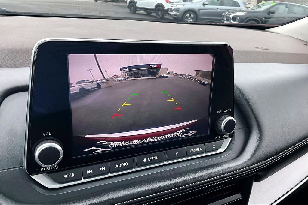 Used 2023 Nissan Rogue SV image 21