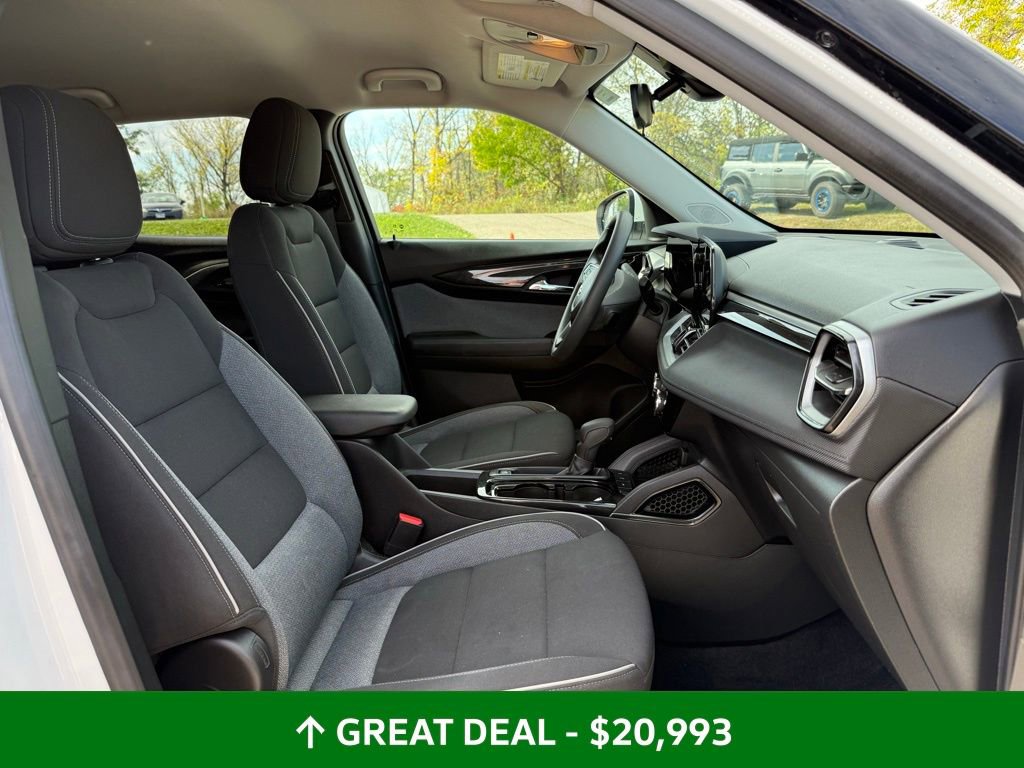 Used 2024 Chevrolet TrailBlazer LT w/ Driver Confidence Package image 24