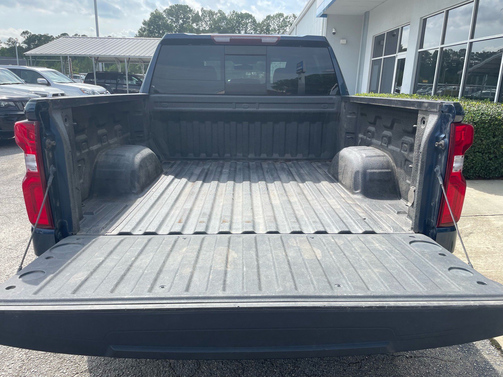 Used 2021 Chevrolet Silverado 1500 LTZ w/ LTZ Convenience Package II AWD/4WD image 8
