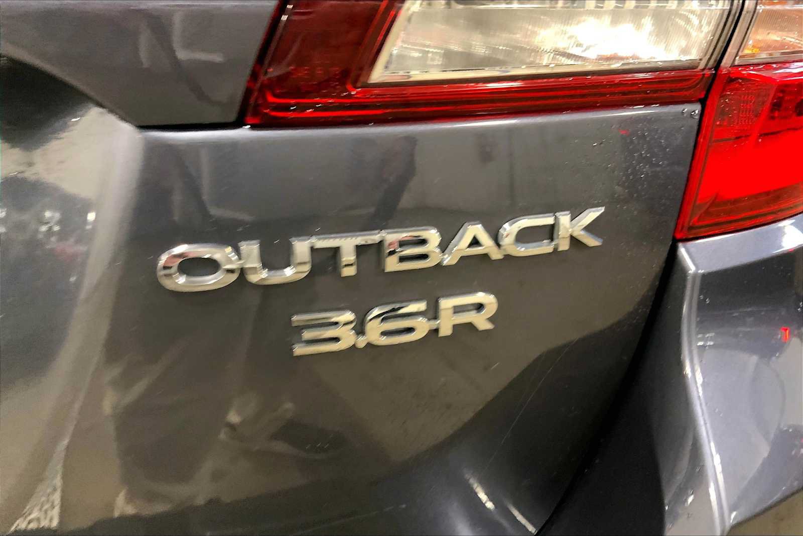 Used 2017 Subaru Outback 3.6R Limited AWD/4WD image 9