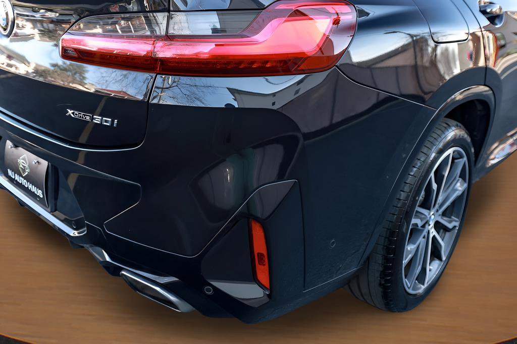 Used 2022 BMW X4 xDrive30i w/ M Sport Package 2 image 10