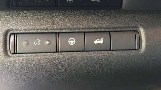 Used 2025 Nissan Pathfinder SV AWD/4WD image 23