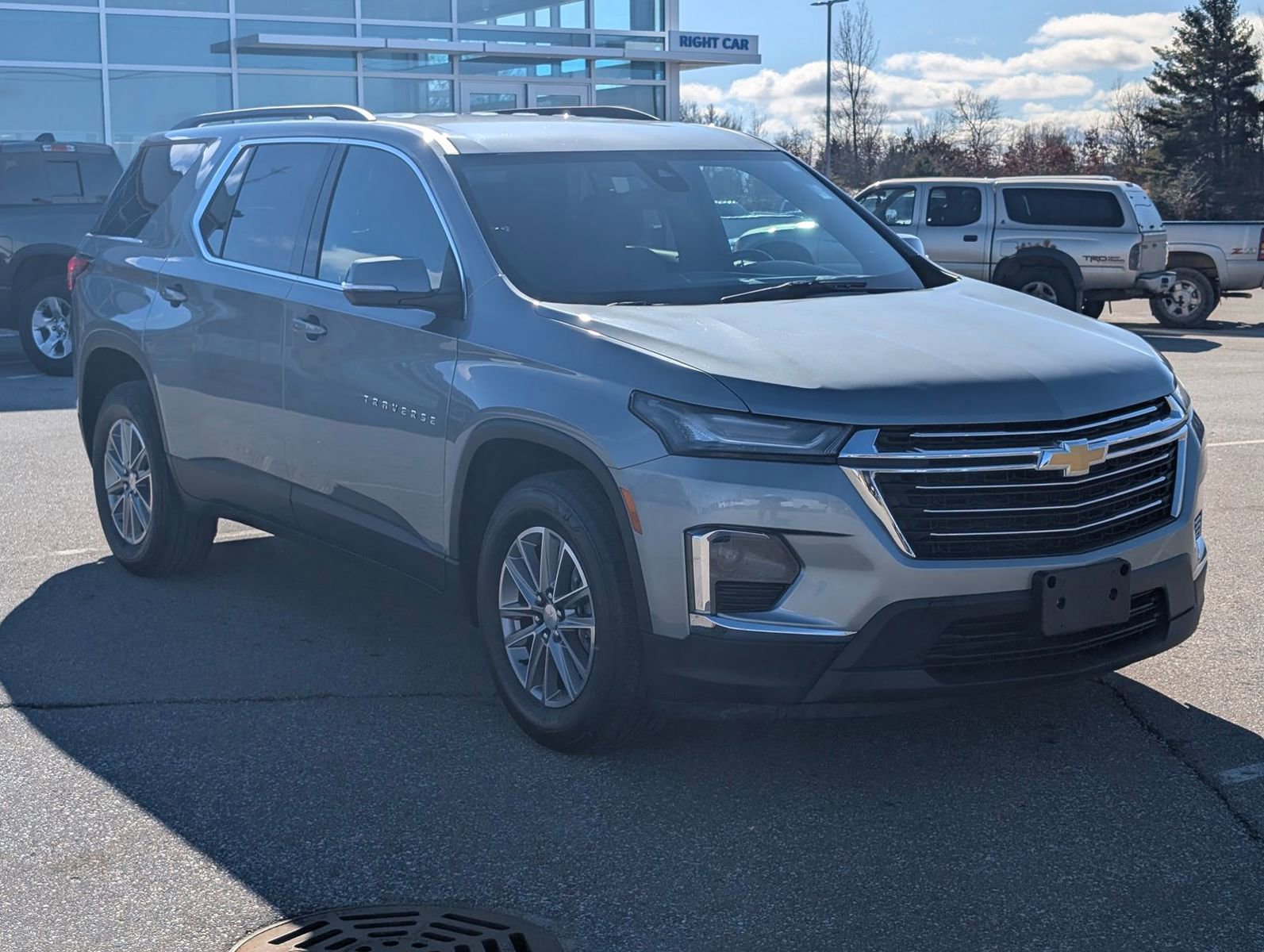 Used 2023 Chevrolet Traverse LT w/ LPO, Floor Liner Package image 3