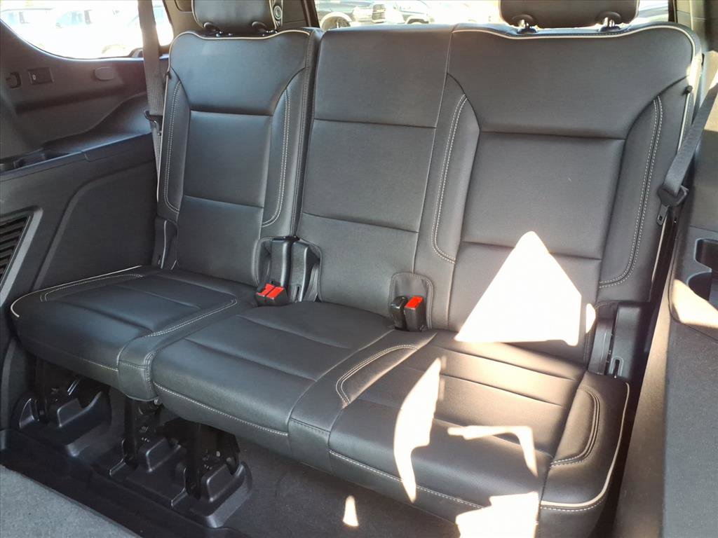 Used 2022 GMC Yukon SLT w/ SLT Premium Package image 13