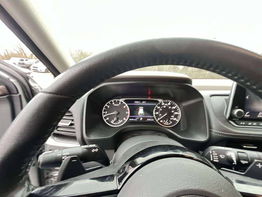 Used 2023 Nissan Rogue SV w/ SV Premium B Package image 15