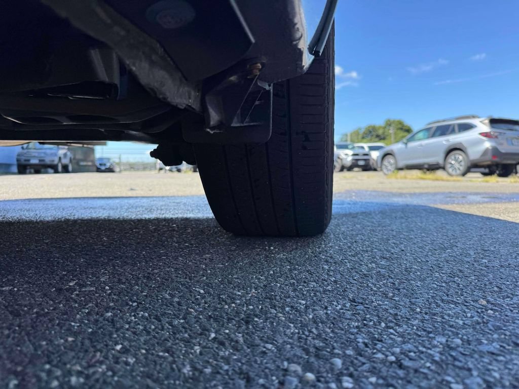 Used 2018 Toyota Corolla LE FWD image 12