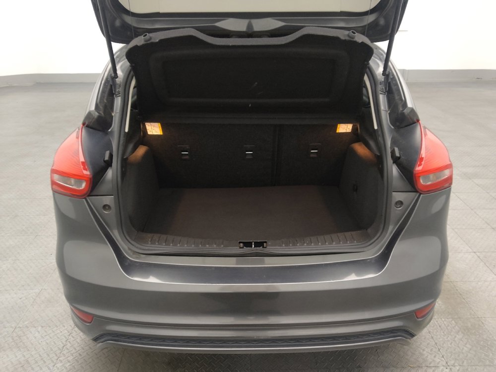 Used 2016 Ford Focus SE w/ SE Sport Package image 29