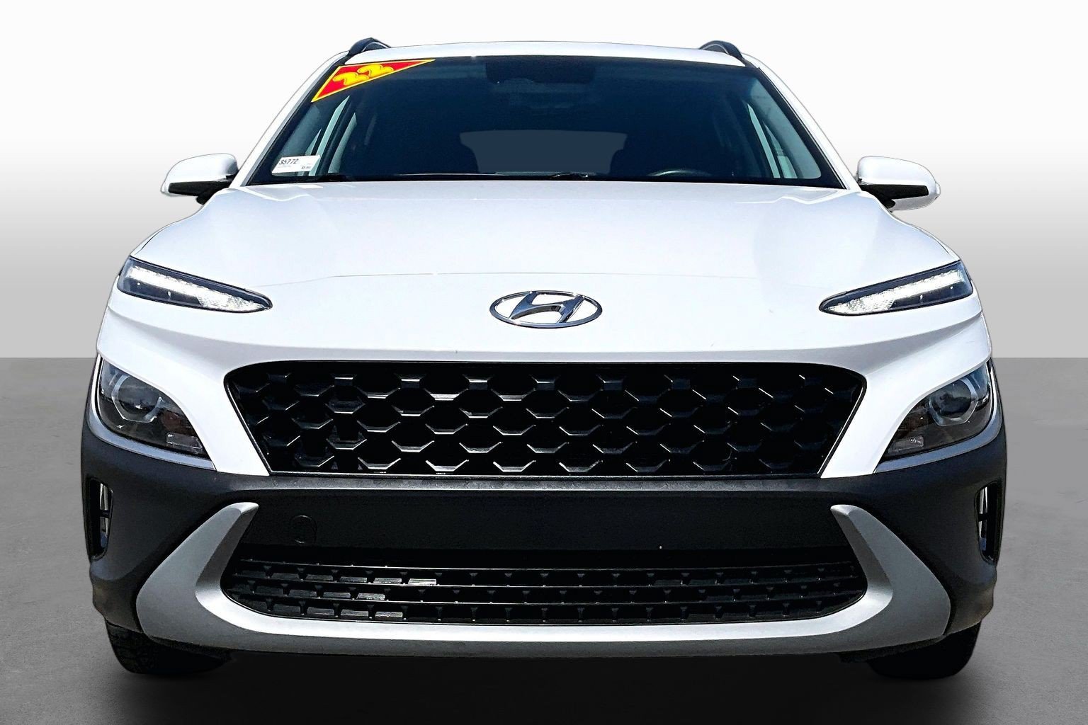 Used 2022 Hyundai Kona SEL w/ Convenience Package FWD image 3
