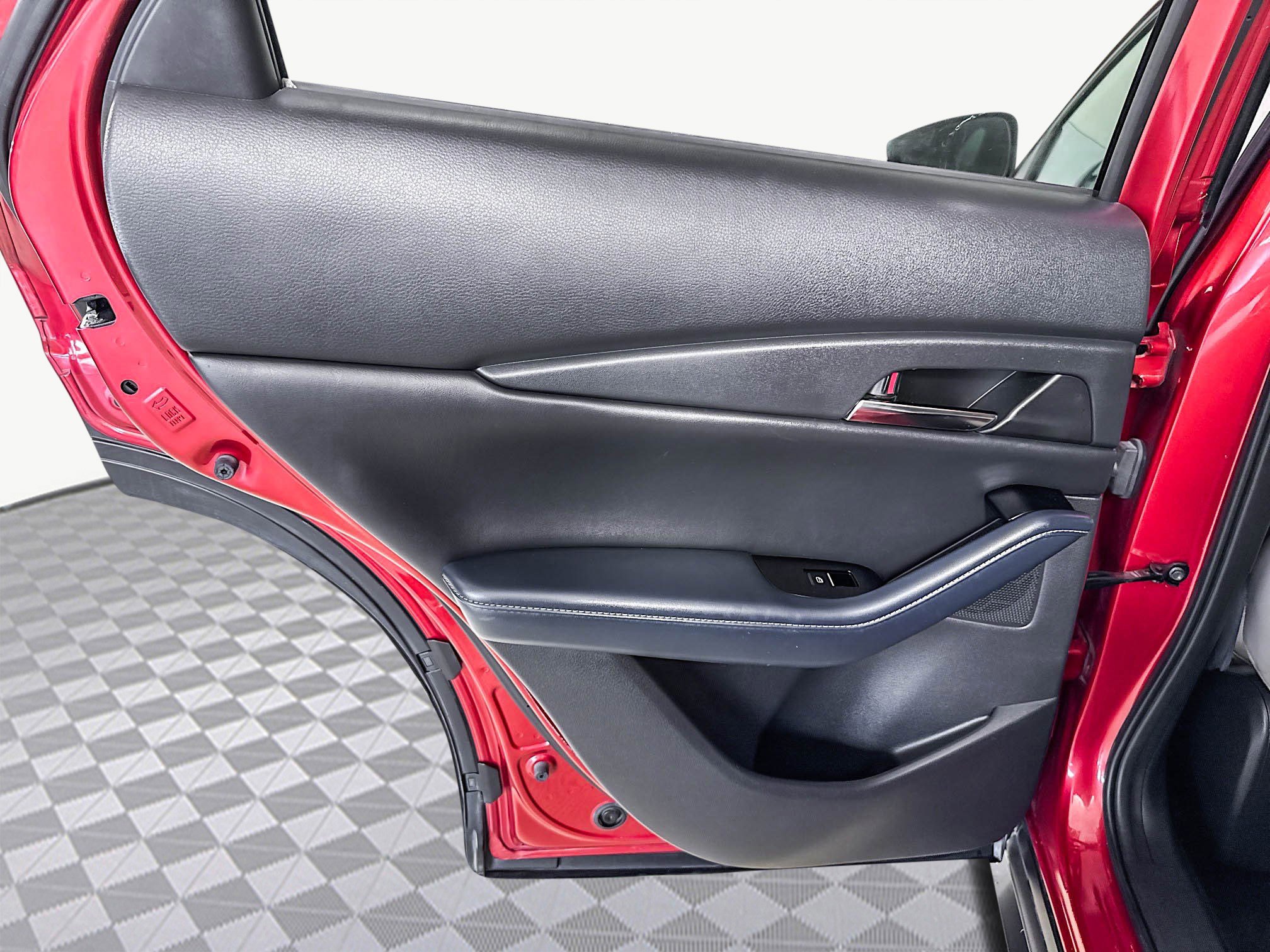 Used 2020 MAZDA CX-30 FWD w/ Preferred Package image 24