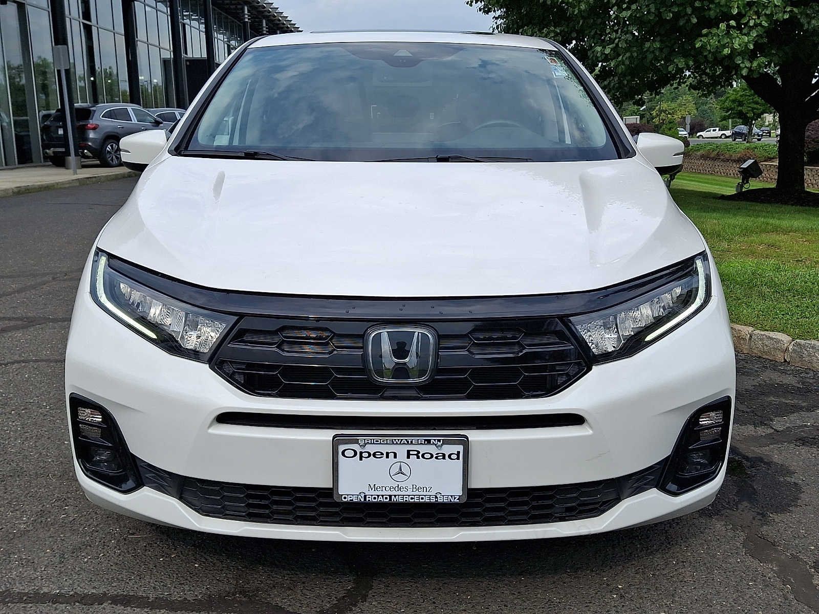 Used 2025 Honda Odyssey Elite image 2