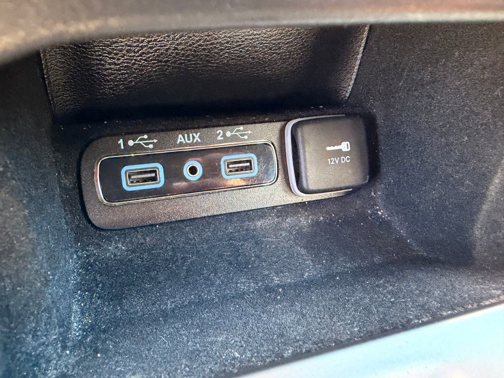 Used 2022 Jeep Grand Cherokee Laredo X image 21