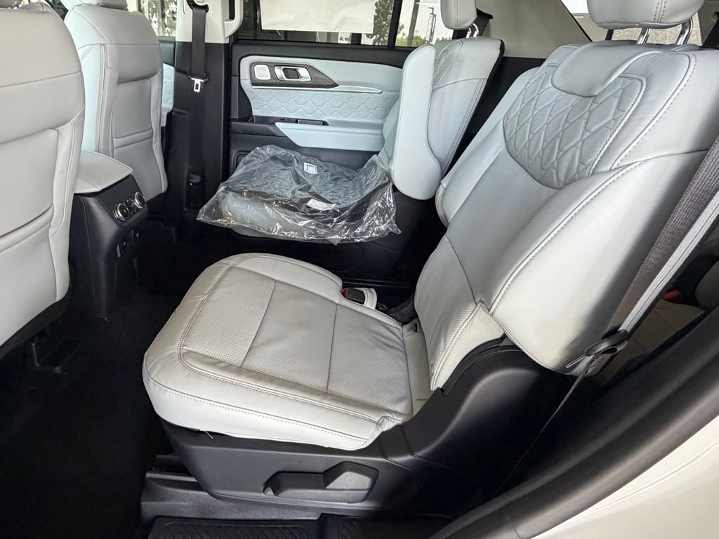 New 2026 Ford Explorer Platinum w/ LUX Leather Package AWD/4WD image 26