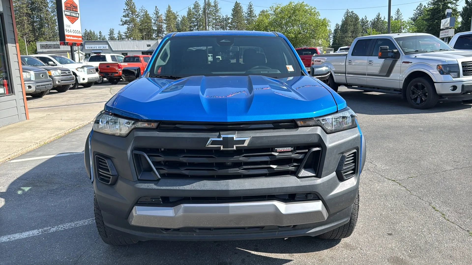 Used 2023 Chevrolet Colorado Trail Boss image 5