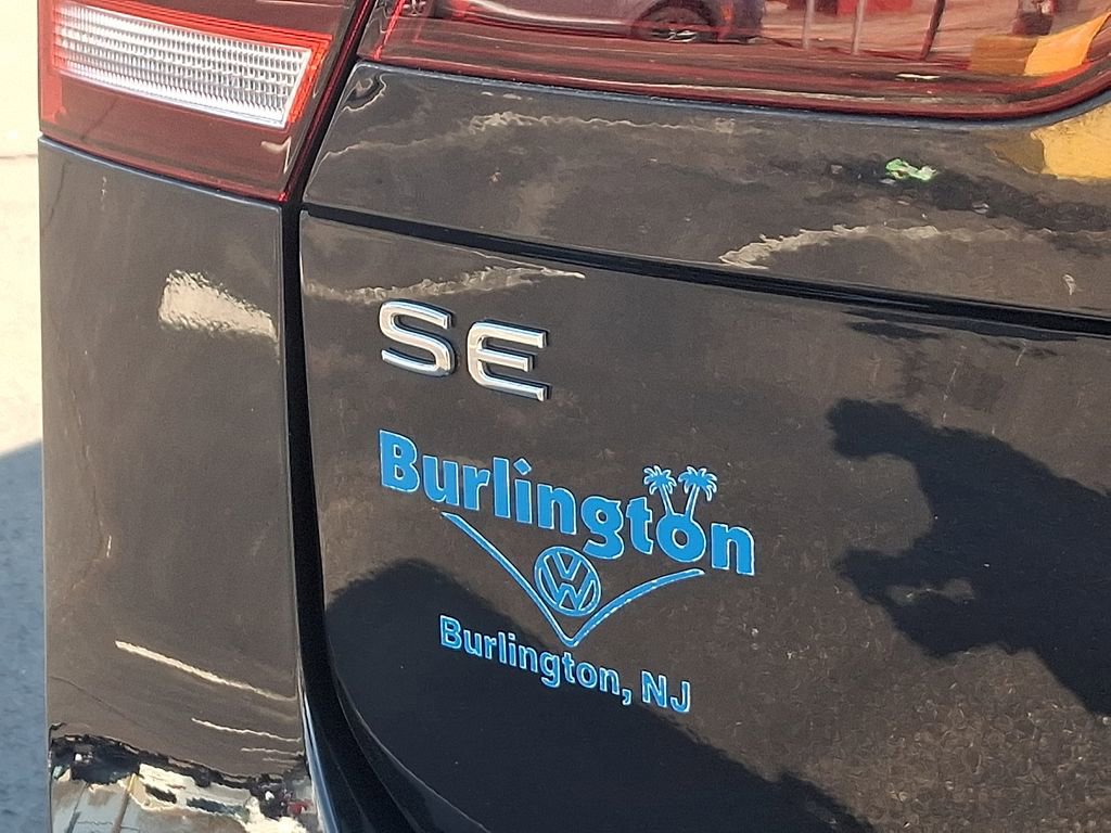 Certified 2023 Volkswagen Tiguan SE R-Line image 32