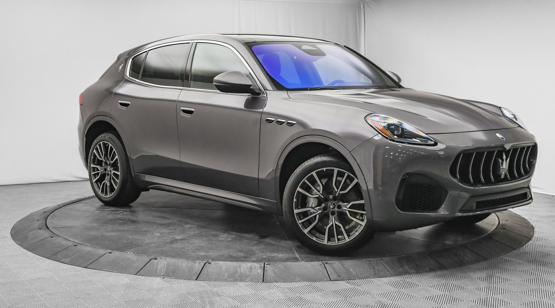 New 2025 Maserati Grecale GT