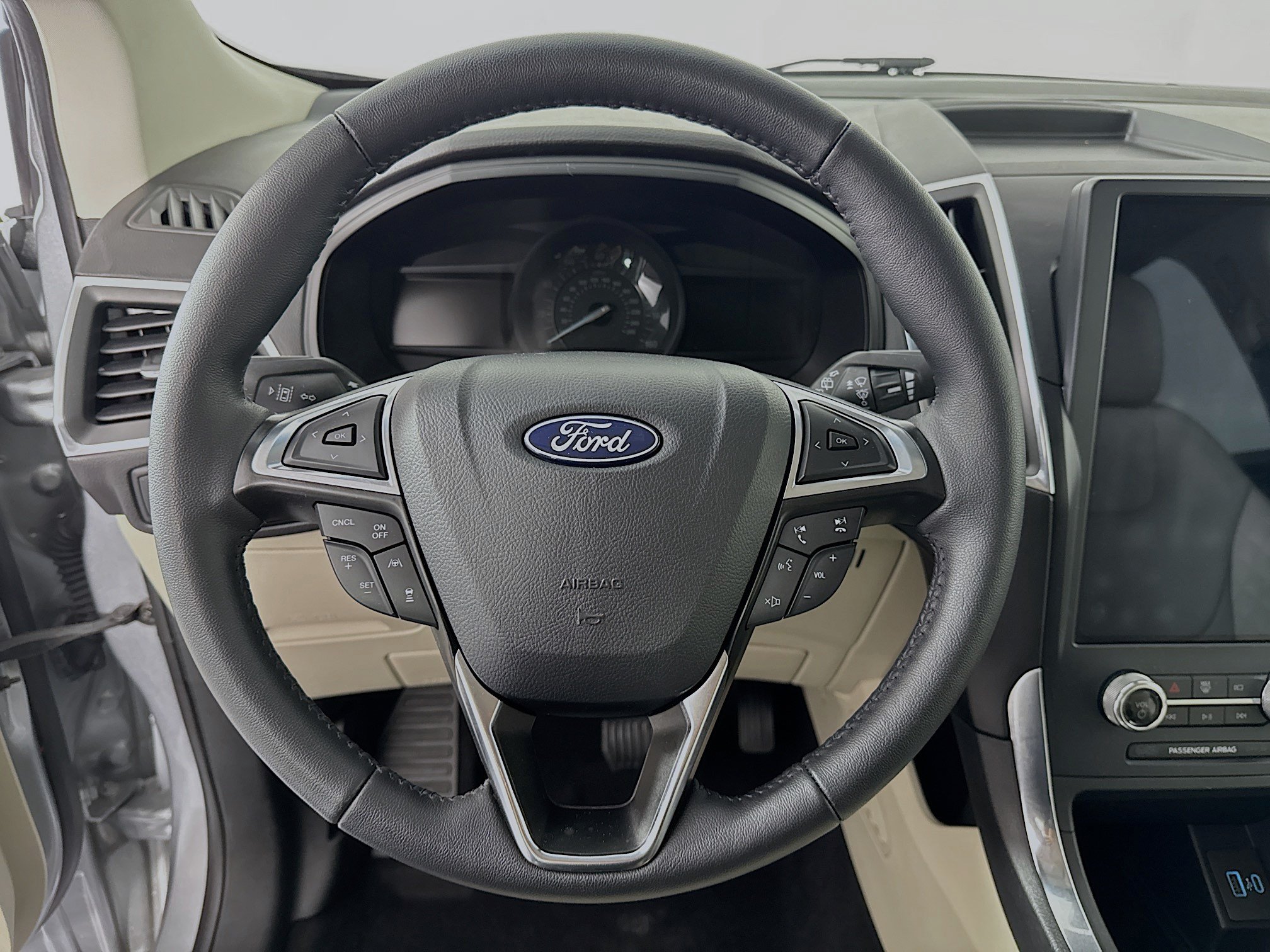 Used 2024 Ford Edge Titanium w/ Equipment Group 301A AWD/4WD image 11