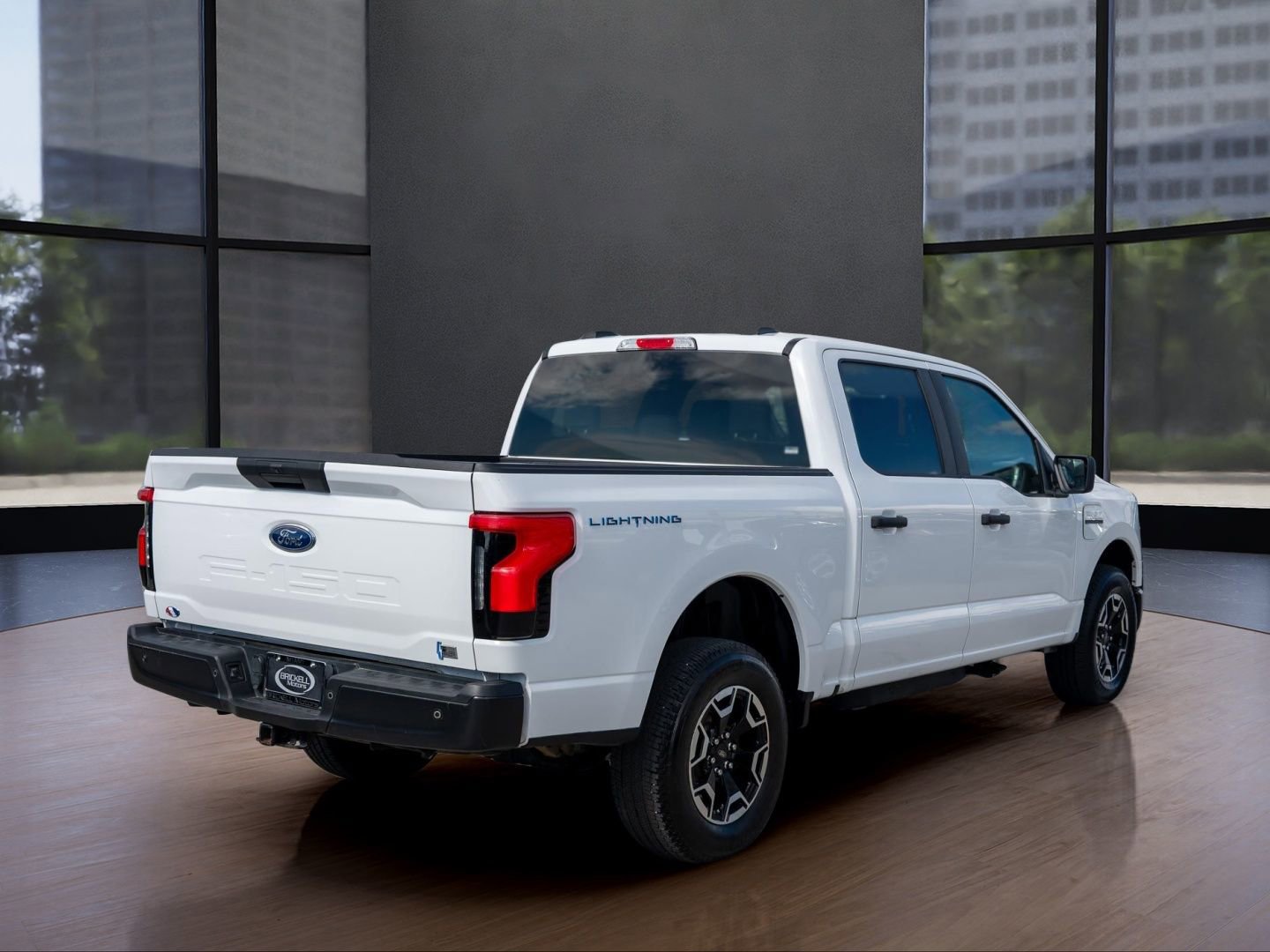 Used 2022 Ford F150 Lightning Pro image 5