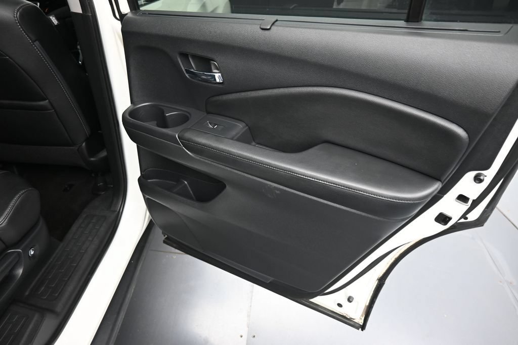 Used 2017 Honda Pilot Touring image 44