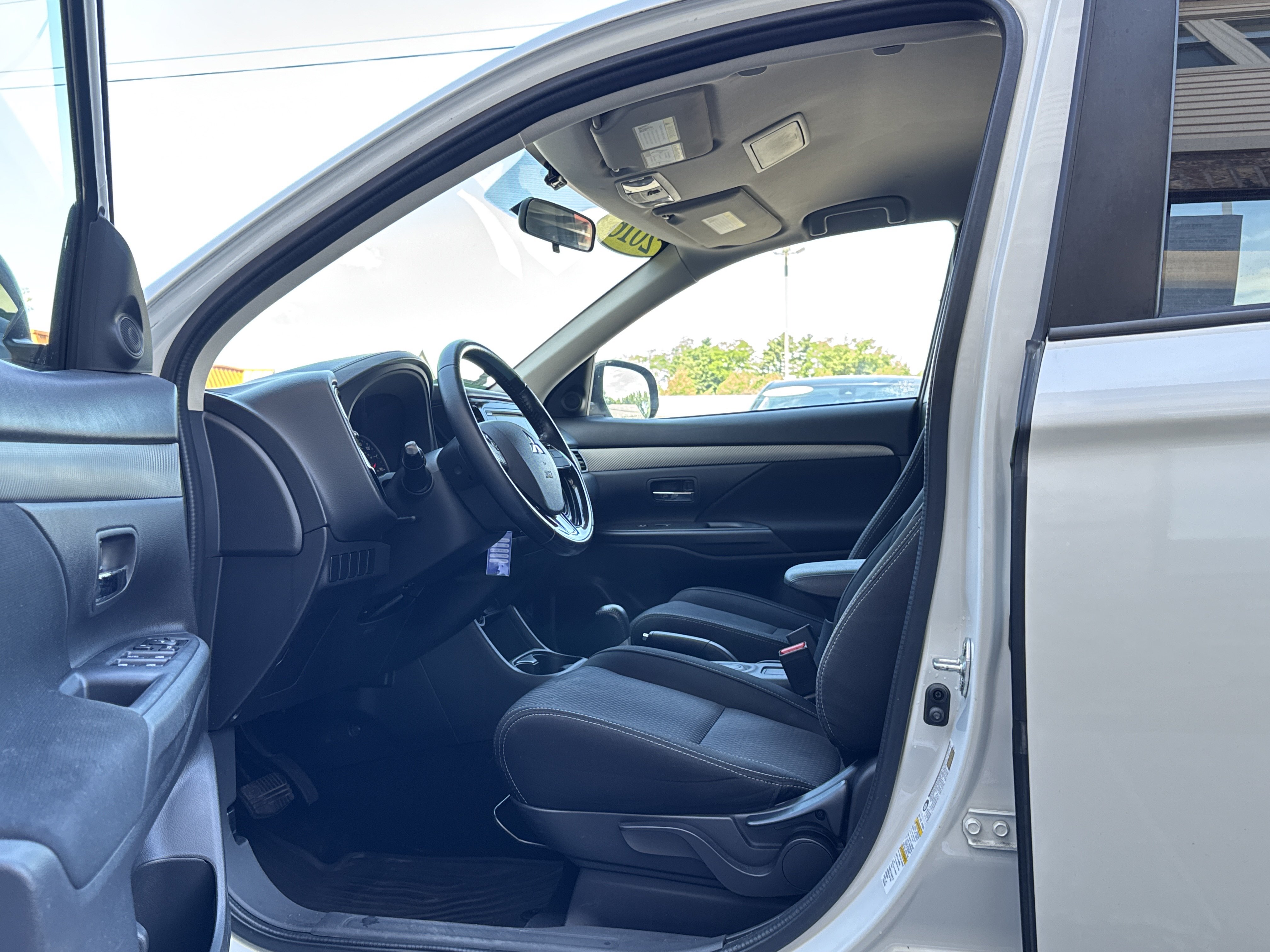 Used 2016 Mitsubishi Outlander ES FWD image 9