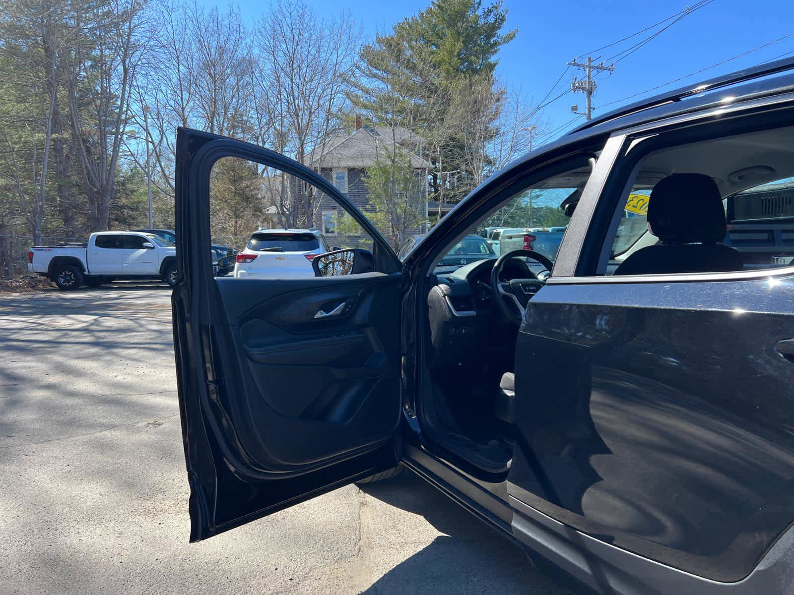 Certified 2023 GMC Terrain SLE w/ Elevation Edition AWD/4WD image 15