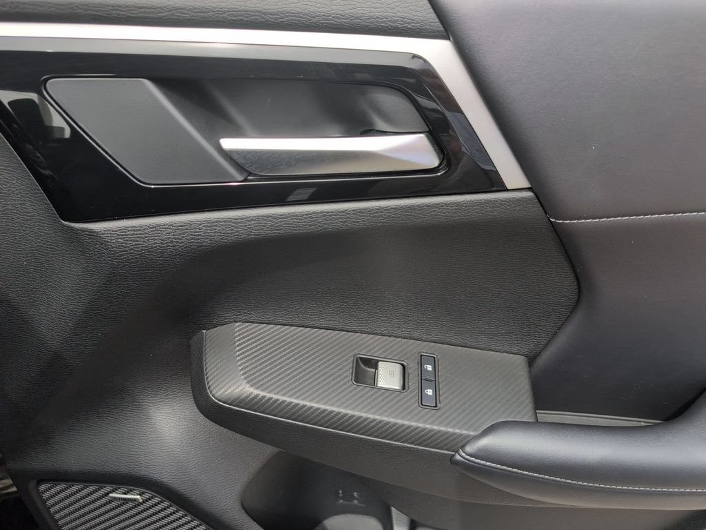 Used 2025 Mitsubishi Outlander SE FWD image 35