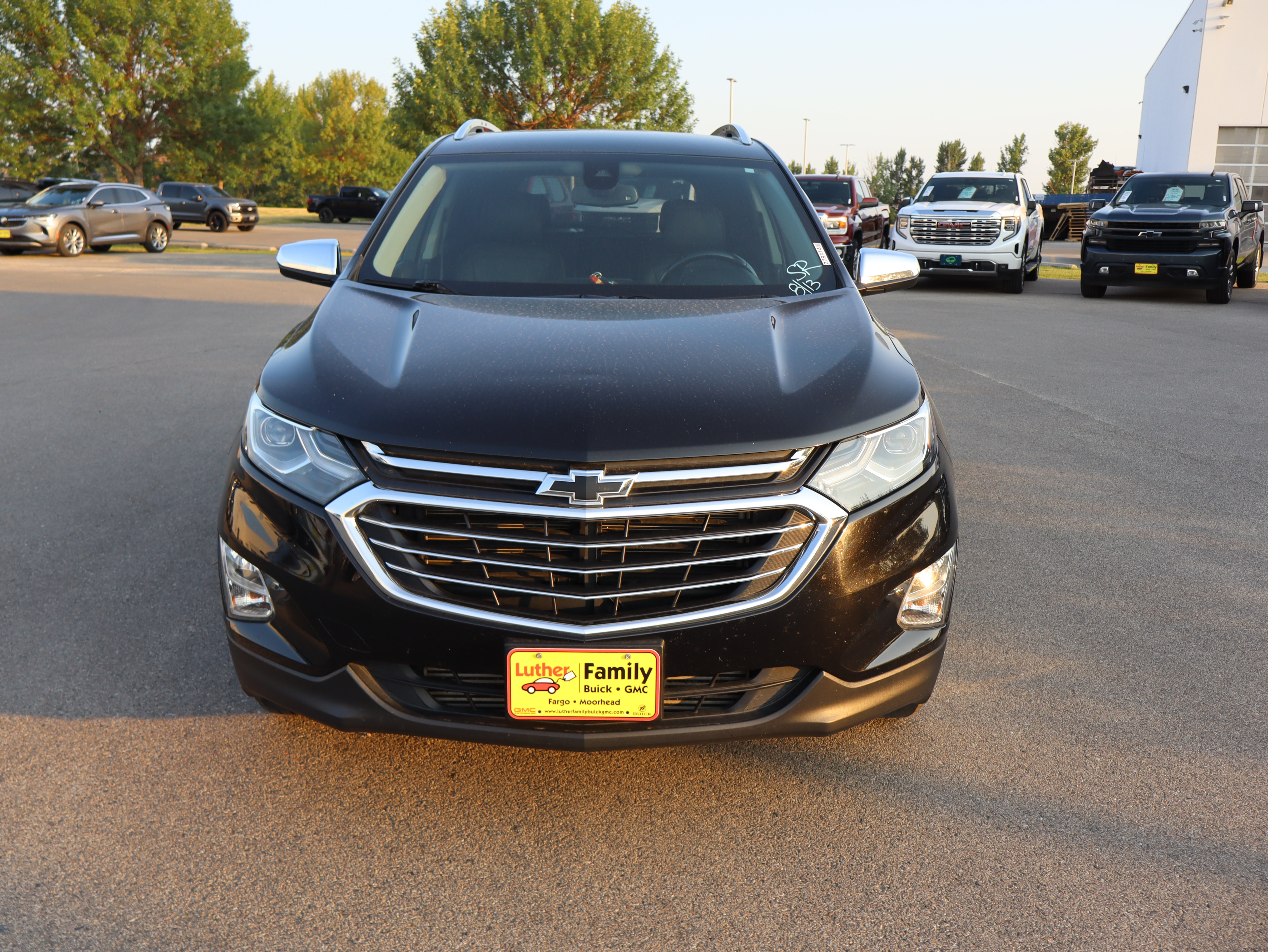 Used 2020 Chevrolet Equinox Premier AWD/4WD image 2
