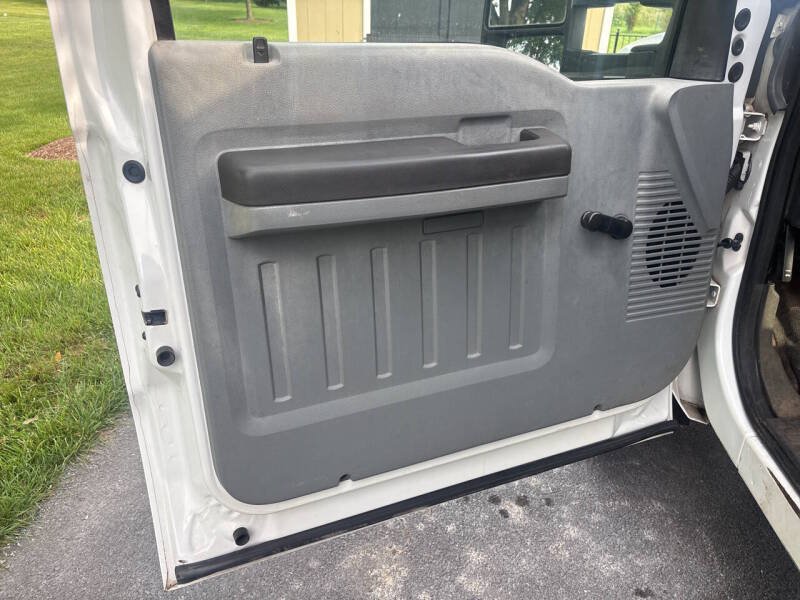 Used 2011 Ford F550 2WD Regular Cab Super Duty w/ Payload Upgrade Pkg image 11