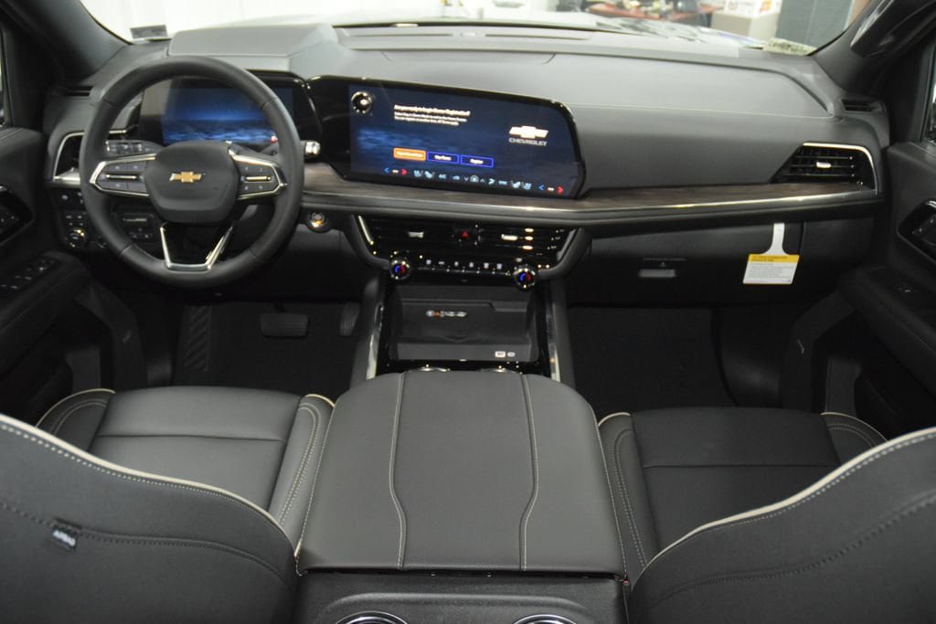 New 2026 Chevrolet Suburban Premier AWD/4WD image 32