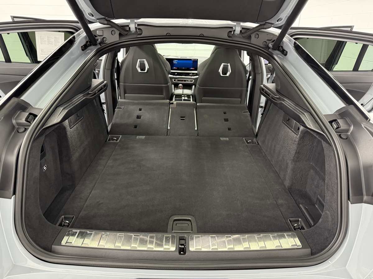 Used 2024 BMW X6 M Competition w/ Executive Package image 47