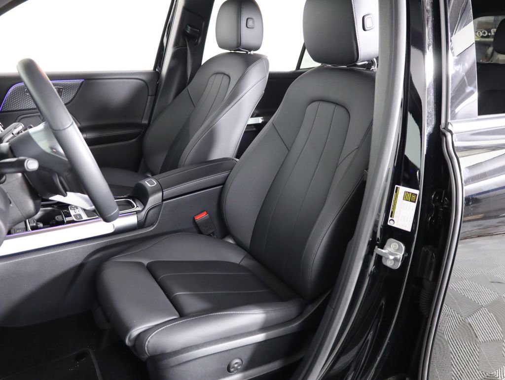 Certified 2025 Mercedes-Benz GLB 250 4MATIC image 40