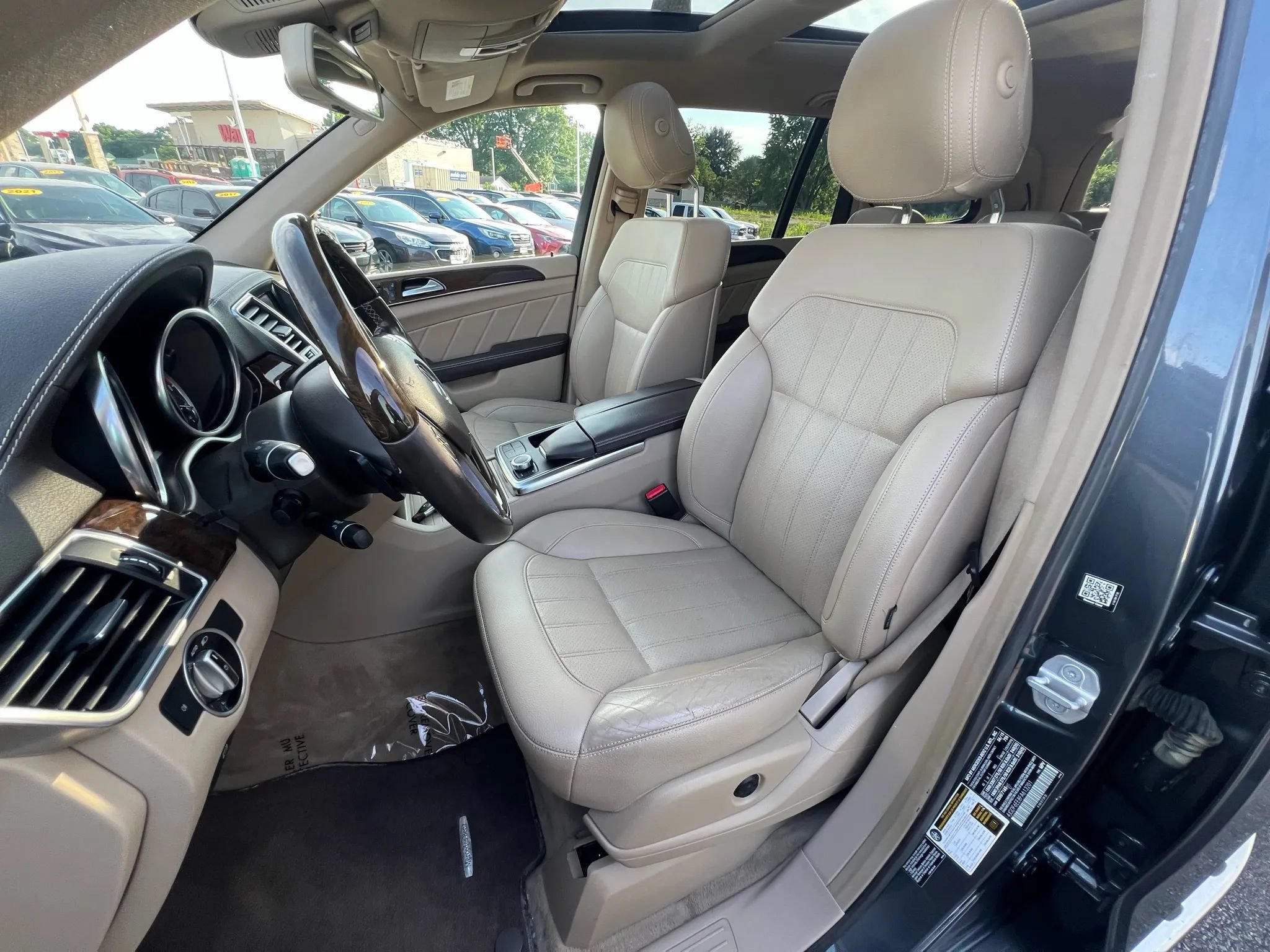 Used 2015 Mercedes-Benz GL 450 4MATIC image 22