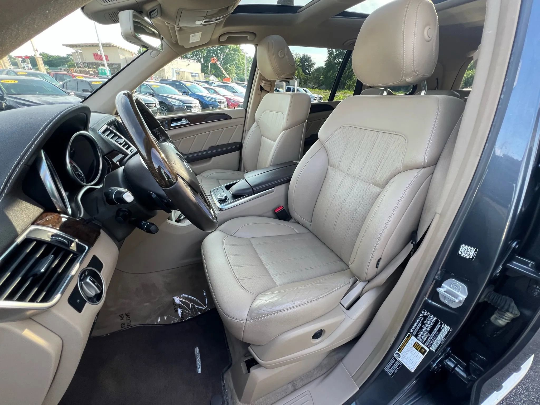 Used 2015 Mercedes-Benz GL 450 4MATIC image 22