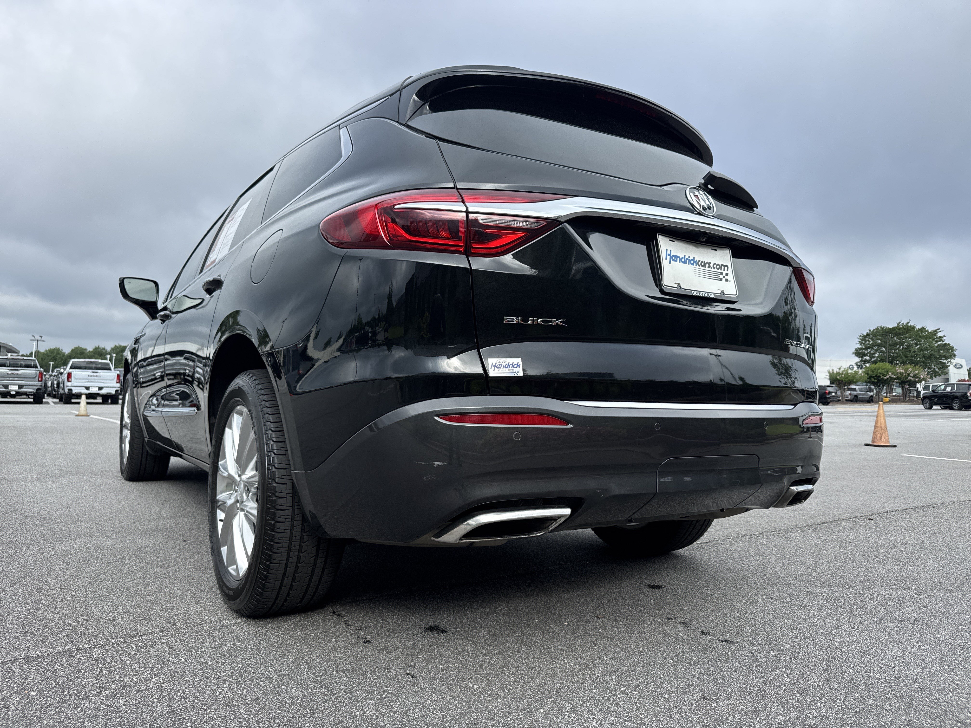 Used 2018 Buick Enclave Premium w/ Experience Buick Package FWD image 8